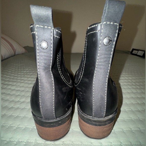 Eastland Black Jasmine Ankle Boots. Size 7. GUC - Picture 3 of 9
